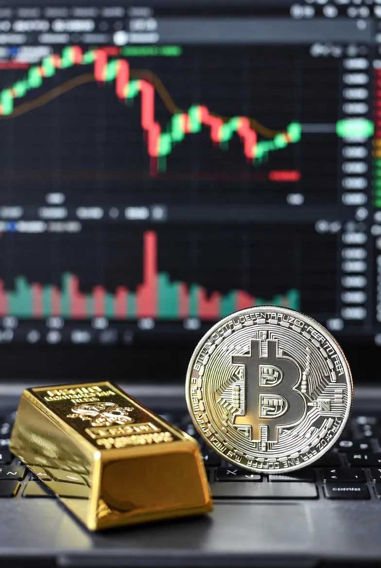 биткоин теряет связь с золотом.webp